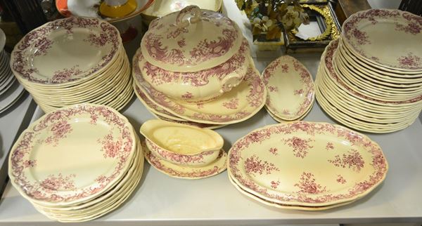 Servito di piatti, sec. XX, Villeroy e Boch, in maiolica decorata a fiori 