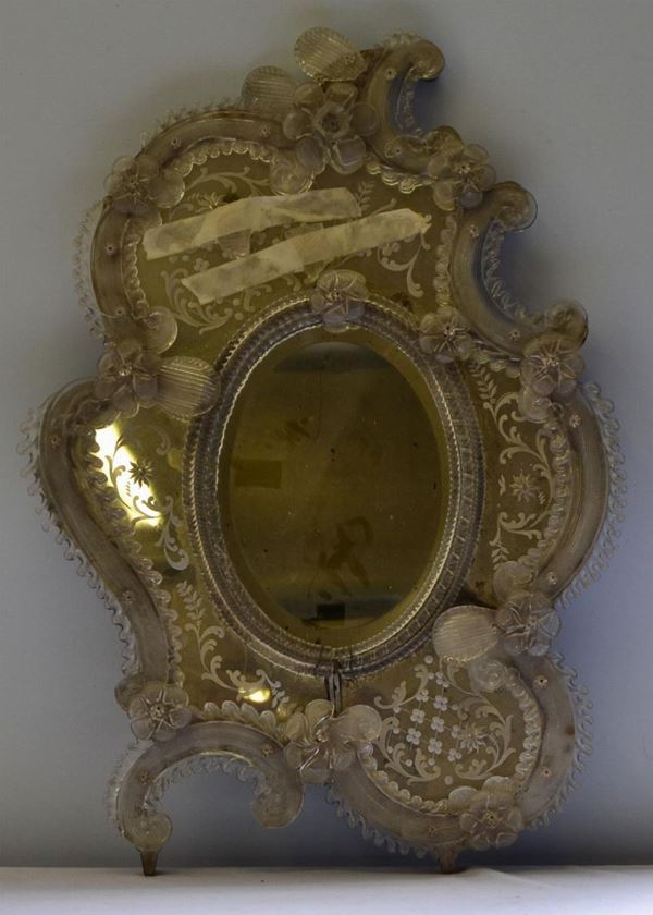 Specchiera, Francia, inizi sec. XX, in vetro                              