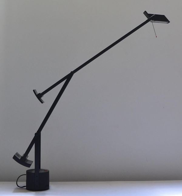 Lume da tavolo, manifattura Artemide,                                       - Asta ASTA A TEMPO - MOBILI, DIPINTI, OGGETTI D'ARTE - Poggio Bracciolini Casa d'Aste