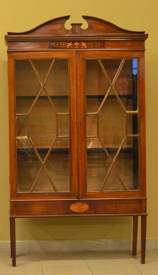 Vetrina, inizi sec. XX, in noce                                             - Asta ASTA A TEMPO - MOBILI, DIPINTI, OGGETTI D'ARTE - Poggio Bracciolini Casa d'Aste