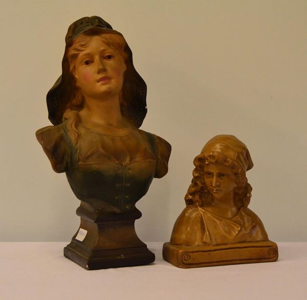 Due sculture, sec. XX, in gesso, raffiguranti                               - Asta ASTA A TEMPO - MOBILI, DIPINTI, OGGETTI D'ARTE - Poggio Bracciolini Casa d'Aste