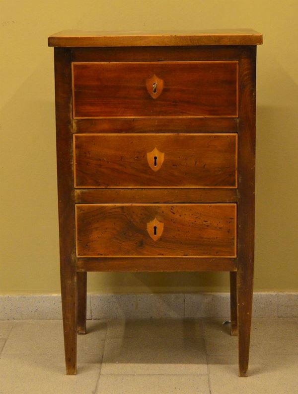 Comodino, sec. XIX, in noce,                                                - Asta ASTA A TEMPO - MOBILI, DIPINTI, OGGETTI D'ARTE - Poggio Bracciolini Casa d'Aste