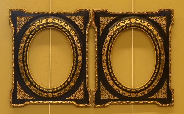 Due cornici, in stile Napoleone III, in legno laccato&nbsp;&nbsp;&nbsp;&nbsp;&nbsp;&nbsp;&nbsp;&nbsp;&nbsp;&nbsp;&nbsp;&nbsp;&nbsp;&nbsp;&nbsp;&nbsp;&nbsp;&nbsp;&nbsp;&nbsp;&nbsp;