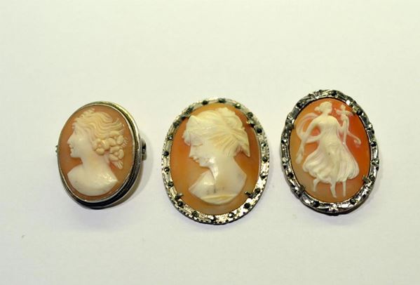TRE SPILLE CAMMEO  - Asta GIOIELLI, ARGENTI, MOBILI E DIPINTI - Poggio Bracciolini Casa d'Aste