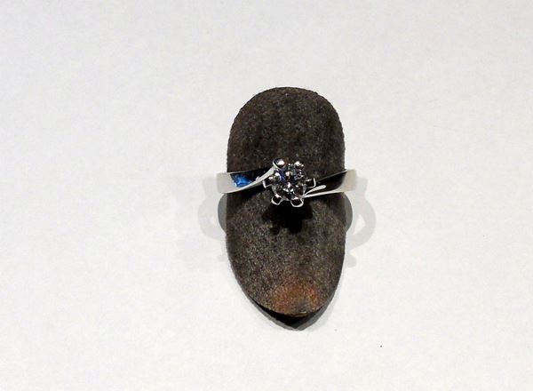 ANELLO IN ORO BIANCO E DIAMANTE 