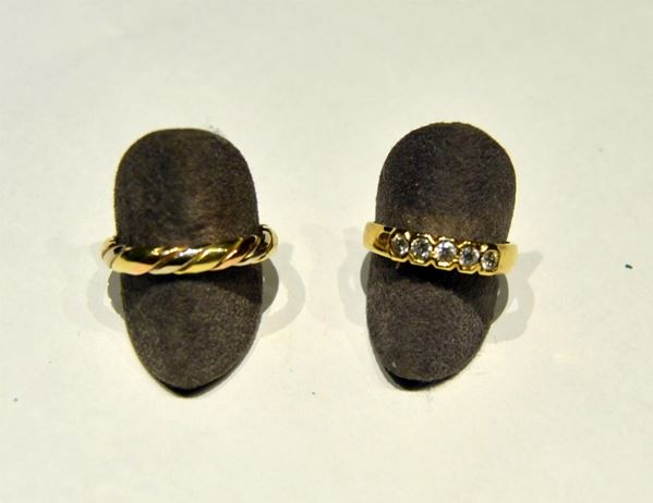 ANELLO VERETTA IN ORO GIALLO E DIAMANTI