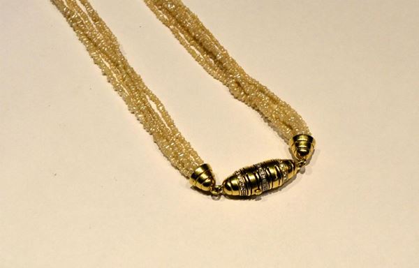 COLLANA IN ORO GIALLO, DIAMANTI E PERLE