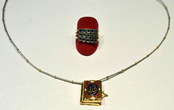 COLLANA IN ACCIAIO ,ORO GIALLO , E PENDENTE