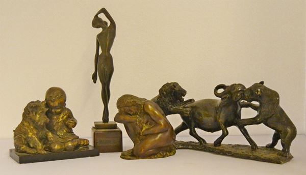 Queattro sculture, sec. XX, in marmo, bronzo e metallo,                   
