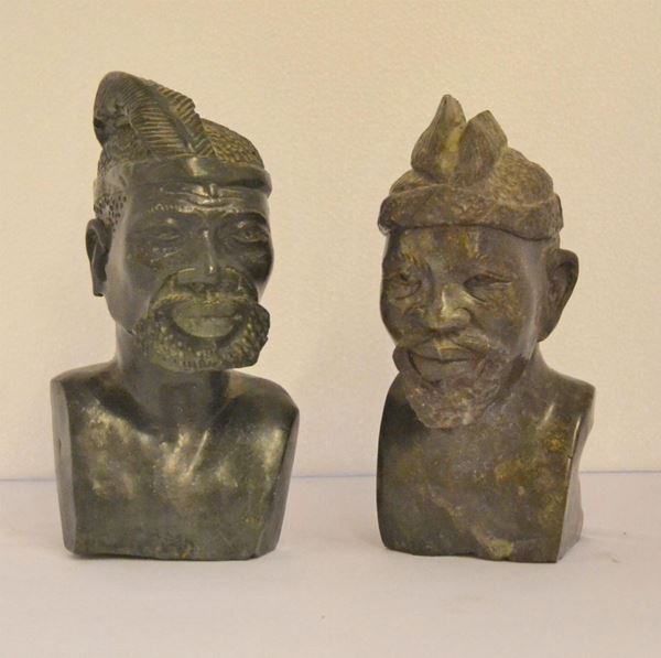 Due sculture, sec. XX, in pietra, raffiguranti&nbsp;&nbsp;&nbsp;&nbsp;&nbsp;&nbsp;&nbsp;&nbsp;&nbsp;&nbsp;&nbsp;&nbsp;&nbsp;&nbsp;&nbsp;&nbsp;&nbsp;&nbsp;&nbsp;&nbsp;&nbsp;&nbsp;&nbsp;&nbsp;&nbsp;&nbsp;&nbsp;&nbsp;