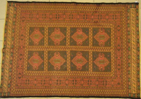 Tappeto persiano Sumak del 1920, con colori vegetali  - Asta GIOIELLI, ARGENTI, MOBILI E DIPINTI - Poggio Bracciolini Casa d'Aste