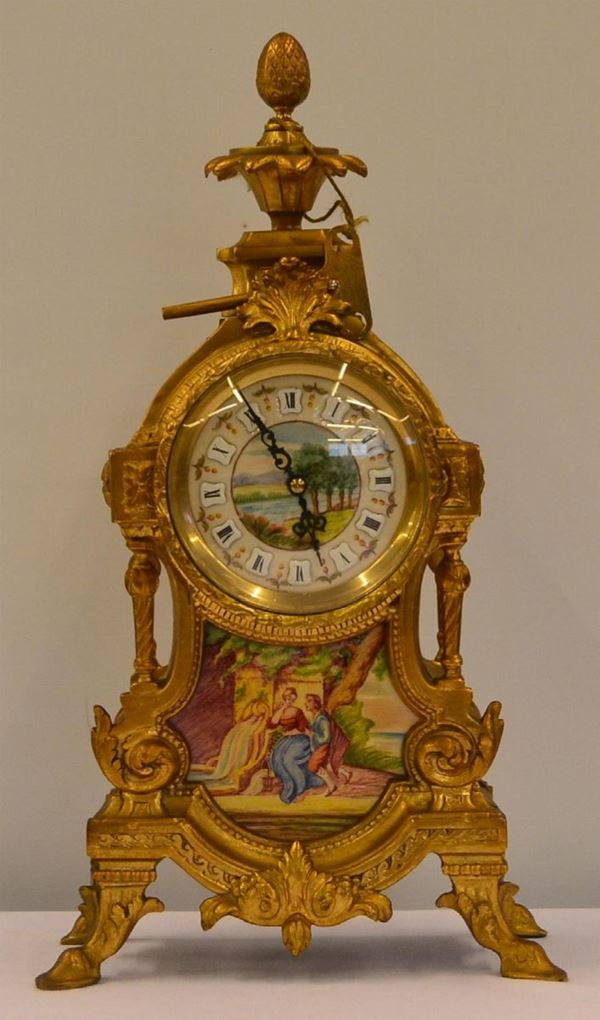 Orologio da tavolo, Francia, inizi sec. XX, in metallo&nbsp;&nbsp;&nbsp;&nbsp;&nbsp;&nbsp;&nbsp;&nbsp;&nbsp;&nbsp;&nbsp;&nbsp;&nbsp;&nbsp;&nbsp;&nbsp;&nbsp;&nbsp;&nbsp;&nbsp;