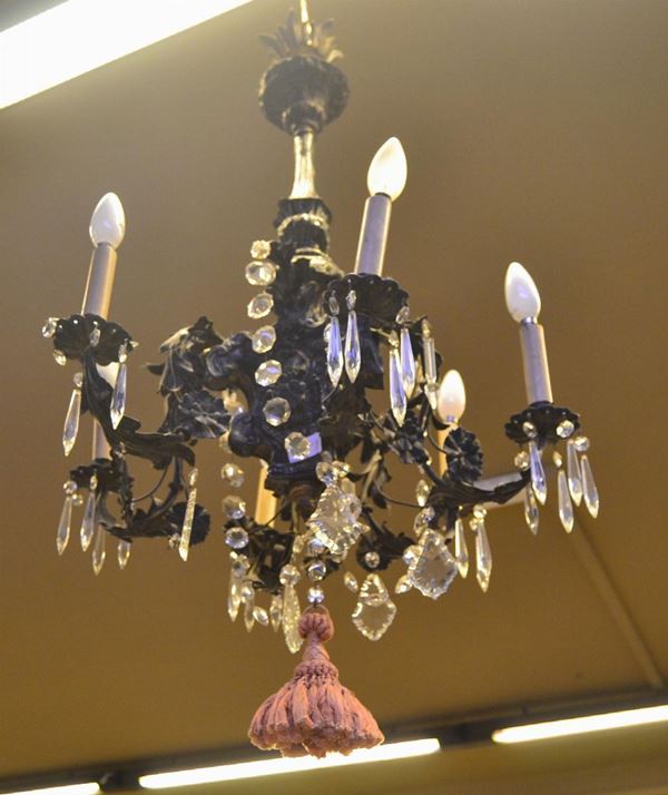 Lampadario, inizi sec. XX, in ferro battuto,&nbsp;&nbsp;&nbsp;&nbsp;&nbsp;&nbsp;&nbsp;&nbsp;&nbsp;&nbsp;&nbsp;&nbsp;&nbsp;&nbsp;&nbsp;&nbsp;&nbsp;&nbsp;&nbsp;&nbsp;&nbsp;&nbsp;&nbsp;&nbsp;&nbsp;&nbsp;&nbsp;&nbsp;&nbsp;&nbsp;