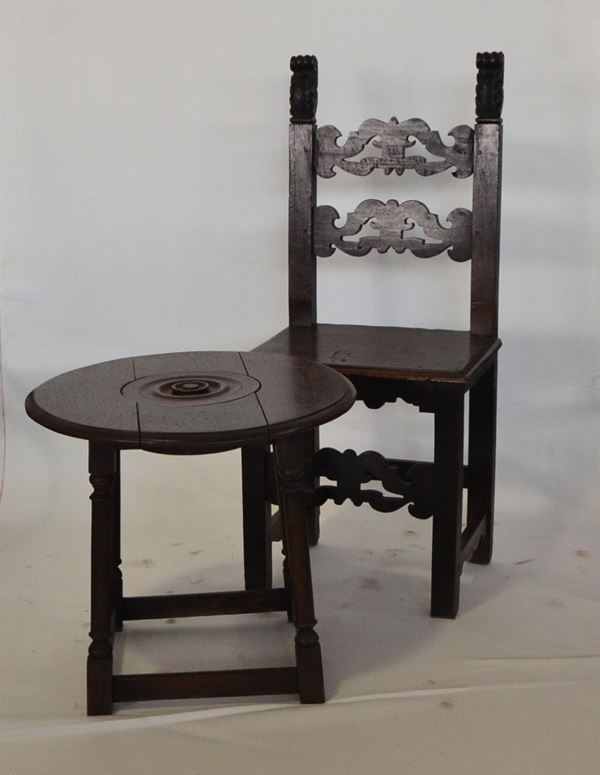 Sedia, in stile '700, in noce,