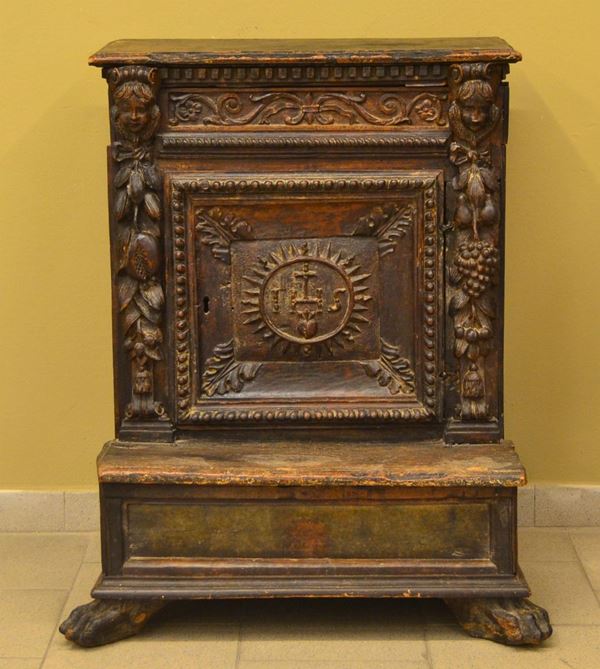 Inginocchiatoio, sec. XVIII, in noce intagliato&nbsp;&nbsp;&nbsp;&nbsp;&nbsp;&nbsp;&nbsp;&nbsp;&nbsp;&nbsp;&nbsp;&nbsp;&nbsp;&nbsp;&nbsp;&nbsp;&nbsp;&nbsp;&nbsp;&nbsp;&nbsp;&nbsp;&nbsp;&nbsp;&nbsp;&nbsp;&nbsp;