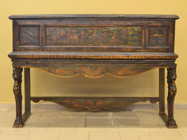 Cassapanca, sec. XVIII, in legno laccato e pitturato  