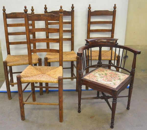 Quattro sedie, Toscana, sec. XX, in legno con&nbsp;&nbsp;&nbsp;&nbsp;&nbsp;&nbsp;&nbsp;&nbsp;&nbsp;&nbsp;&nbsp;&nbsp;&nbsp;&nbsp;&nbsp;&nbsp;&nbsp;&nbsp;&nbsp;&nbsp;&nbsp;&nbsp;&nbsp;&nbsp;&nbsp;&nbsp;&nbsp;&nbsp;&nbsp;