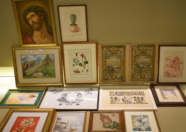 Lotto di quindici quadri, a soggetti vari,                                
