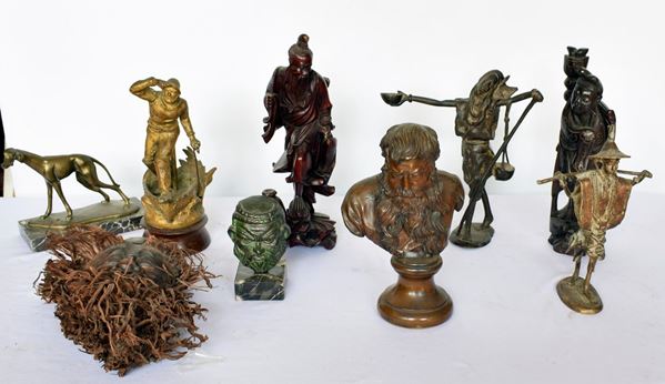 Gruppo di nove sculture, sec. XX, materiali&nbsp;&nbsp;&nbsp;&nbsp;&nbsp;&nbsp;&nbsp;&nbsp;&nbsp;&nbsp;&nbsp;&nbsp;&nbsp;&nbsp;&nbsp;&nbsp;&nbsp;&nbsp;&nbsp;&nbsp;&nbsp;&nbsp;&nbsp;&nbsp;&nbsp;&nbsp;&nbsp;&nbsp;&nbsp;&nbsp;&nbsp;