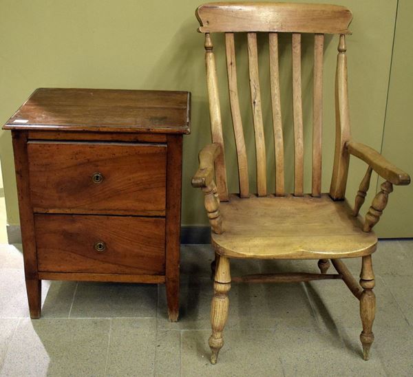Comodino inizi sec. XX, in legno, a due cassetti, cm 53x41x67