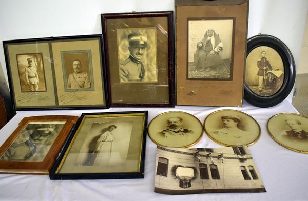 Lotto di undici vecchie foto, inizi sec. XX,&nbsp;&nbsp;&nbsp;&nbsp;&nbsp;&nbsp;&nbsp;&nbsp;&nbsp;&nbsp;&nbsp;&nbsp;&nbsp;&nbsp;&nbsp;&nbsp;&nbsp;&nbsp;&nbsp;&nbsp;&nbsp;&nbsp;&nbsp;&nbsp;&nbsp;&nbsp;&nbsp;&nbsp;&nbsp;&nbsp;  - Asta DIPINTI, MOBILI  E OGGETTI D'ARTE - Poggio Bracciolini Casa d'Aste
