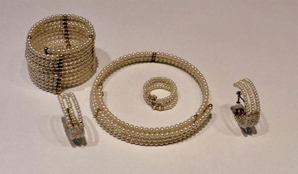 PARURE, IN ORO GIALLO E PERLE, COMPOSTO DA