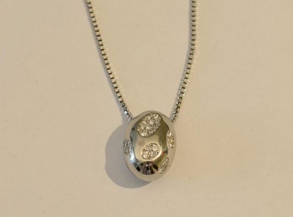 COLLANA IN ORO BIANCO CON PENDENTE IN PLATINO E