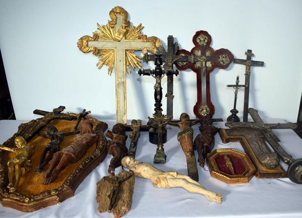 Lotto di venti sculture, sec. XIX-XX, in legno&nbsp;&nbsp;&nbsp;&nbsp;&nbsp;&nbsp;&nbsp;&nbsp;&nbsp;&nbsp;&nbsp;&nbsp;&nbsp;&nbsp;&nbsp;&nbsp;&nbsp;&nbsp;&nbsp;&nbsp;&nbsp;&nbsp;&nbsp;&nbsp;&nbsp;&nbsp;&nbsp;&nbsp;