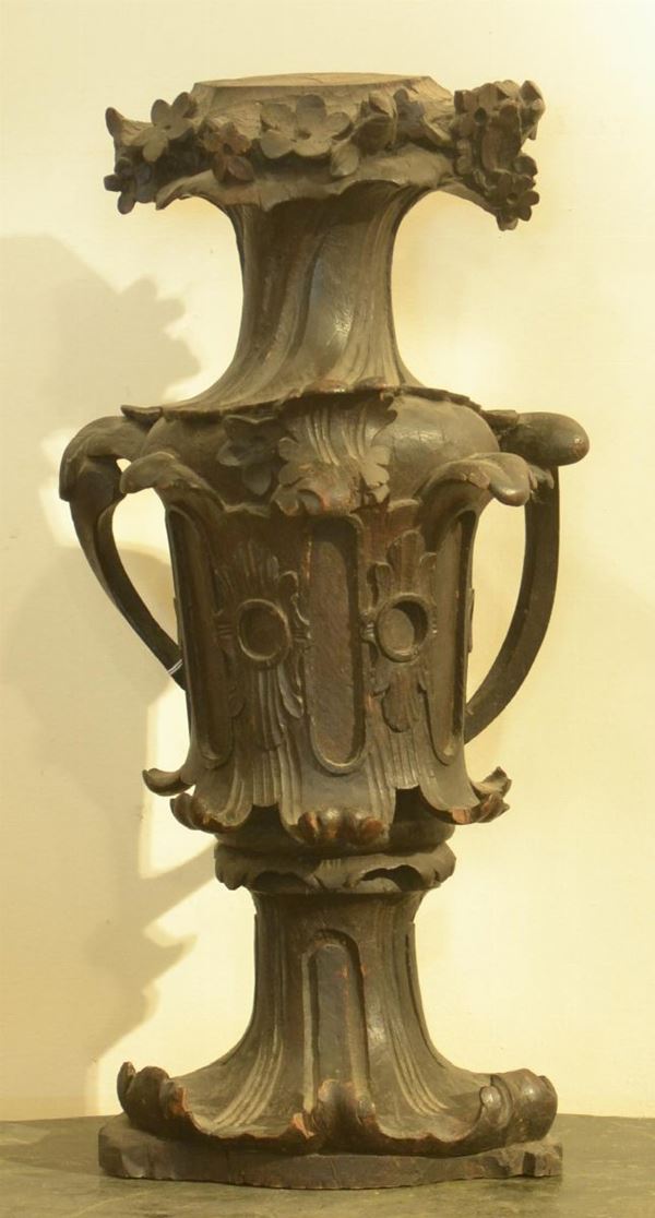 Base, sec. XIX, in rovere intagliato,  - Asta GIOIELLI, ARGENTI, ARREDI, OGGETTI D'ARTE E DIPINTI - Poggio Bracciolini Casa d'Aste