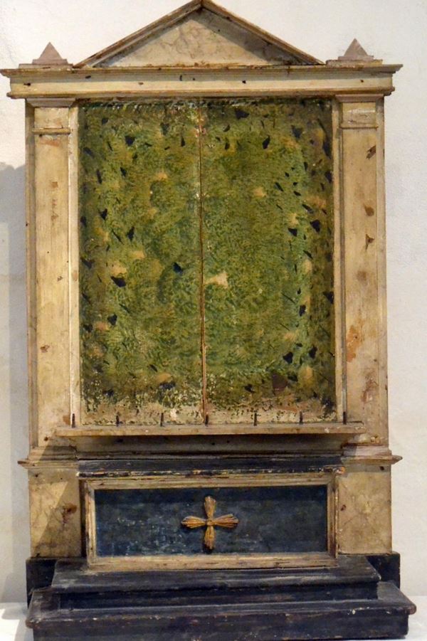 Tabernacolo, sec. XVIII, in legno laccato&nbsp;&nbsp;&nbsp;&nbsp;&nbsp;&nbsp;&nbsp;&nbsp;&nbsp;&nbsp;&nbsp;&nbsp;&nbsp;&nbsp;&nbsp;&nbsp;&nbsp;&nbsp;&nbsp;&nbsp;&nbsp;&nbsp;&nbsp;&nbsp;&nbsp;&nbsp;&nbsp;&nbsp;&nbsp;&nbsp;&nbsp;&nbsp;&nbsp;