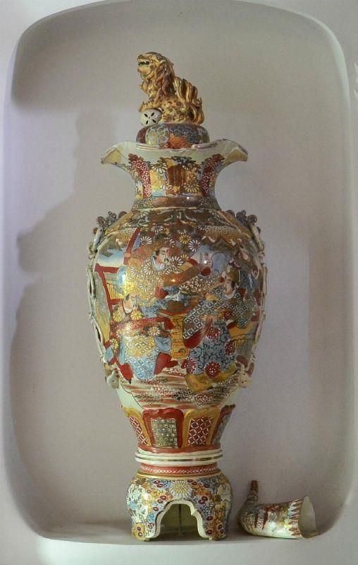 Vaso, arte orientale, inizi sec. XX, in maiolica decorata