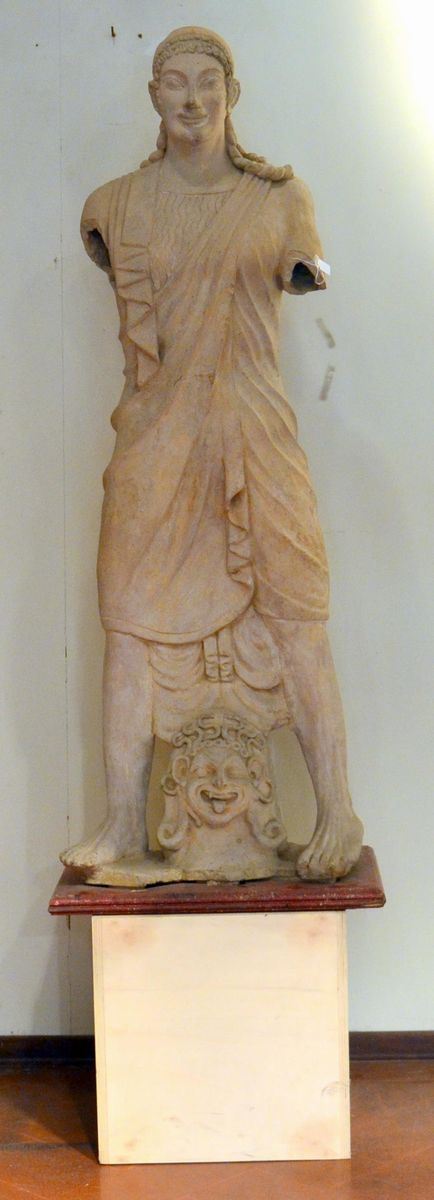 Scultura, in stile etrusco, in terracotta, raffigurante