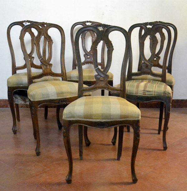 Sei sedie, sec. XIX, in noce, sedute in velluto, alt. cm 87
