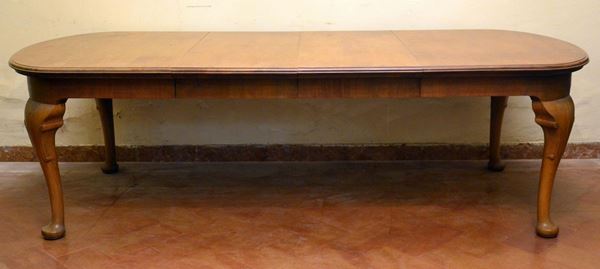 Tavolo allungabile, inizi sec. XX, piano ovale,