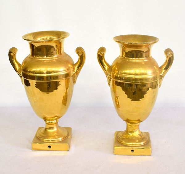 Coppia di vasi, sec. XX, in ceramica