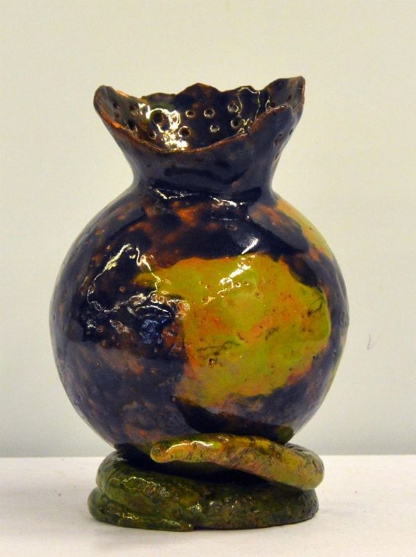 Vaso, sec. XX, in ceramica di Faenza policroma,