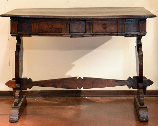 Scrittoio, Italia settentrionale, sec. XVIII, in castagno,  - Asta GIOIELLI, ARGENTI, ARREDI, OGGETTI D'ARTE E DIPINTI - Poggio Bracciolini Casa d'Aste