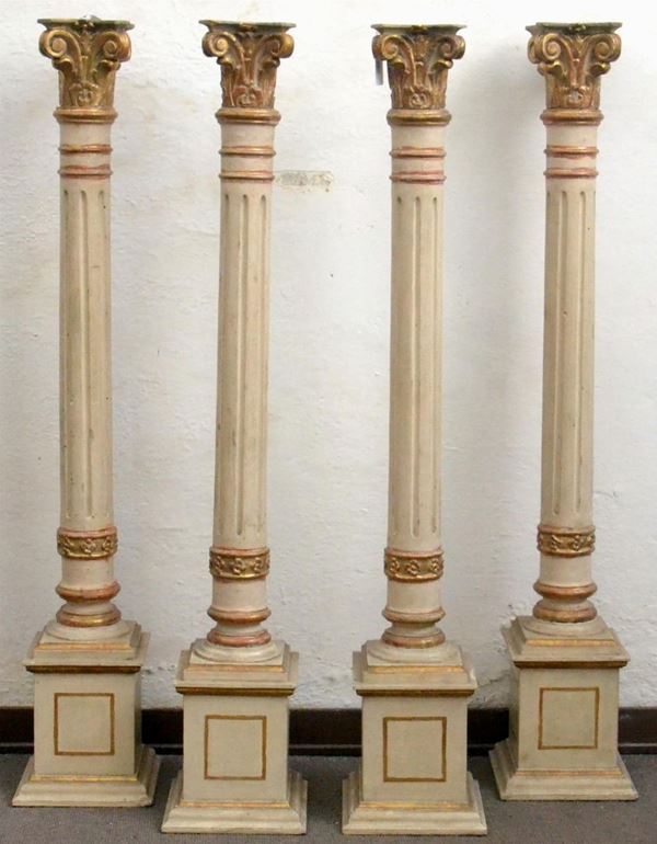 Quattro colonne, sec. XIX, in legno laccato  - Asta GIOIELLI, ARGENTI, ARREDI, OGGETTI D'ARTE E DIPINTI - Poggio Bracciolini Casa d'Aste