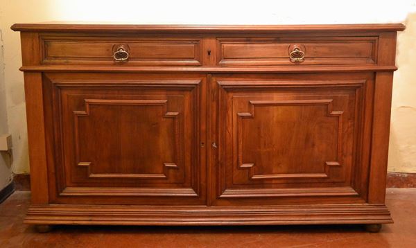 Credenza, sec. XIX, in noce, due sportelli