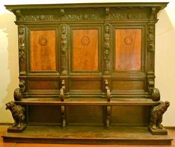 Coro, in stile 500, in noce riccamente intagliato, sostegni a  - Asta GIOIELLI, ARGENTI, ARREDI, OGGETTI D'ARTE E DIPINTI - Poggio Bracciolini Casa d'Aste
