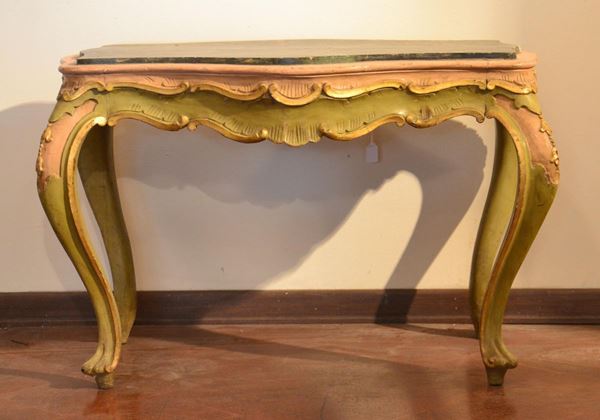 Tavolino, in stile 700, in legno laccato