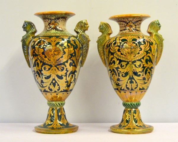 Coppia di vasi, sec. XX, manifattura Luca della Robbia,