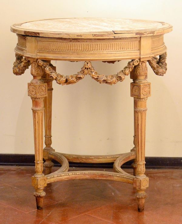 Tavolino, sec. XX, in legno laccato,