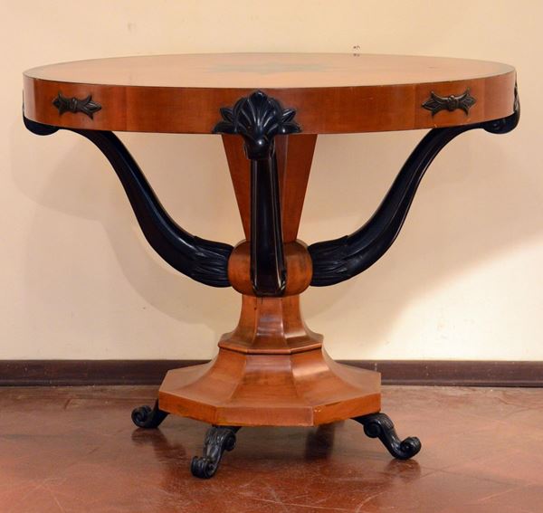 Tavolo, Biedermeier, in ciliegio, piano circolare intarsiato a stelle,  - Asta GIOIELLI, ARGENTI, ARREDI, OGGETTI D'ARTE E DIPINTI - Poggio Bracciolini Casa d'Aste