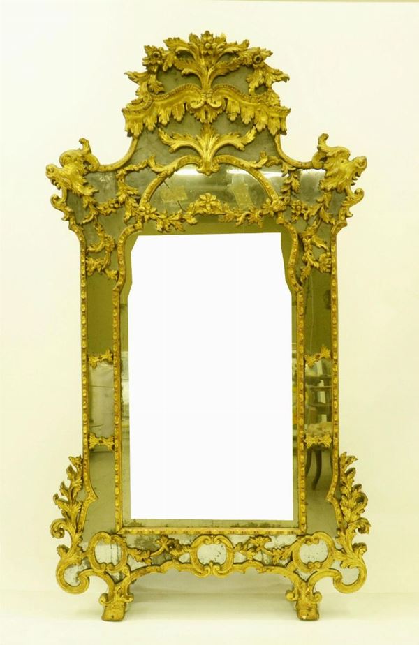 Grande specchiera, sec. XIX, entro cornice in legno&nbsp;&nbsp;&nbsp;&nbsp;&nbsp;&nbsp;&nbsp;&nbsp;&nbsp;&nbsp;&nbsp;&nbsp;&nbsp;&nbsp;&nbsp;&nbsp;&nbsp;&nbsp;&nbsp;&nbsp;&nbsp;&nbsp;&nbsp;