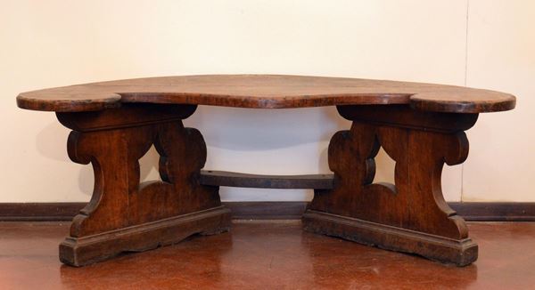 Panca, sec. XIX, in noce semicircolare, base a mensola  - Asta GIOIELLI, ARGENTI, ARREDI, OGGETTI D'ARTE E DIPINTI - Poggio Bracciolini Casa d'Aste