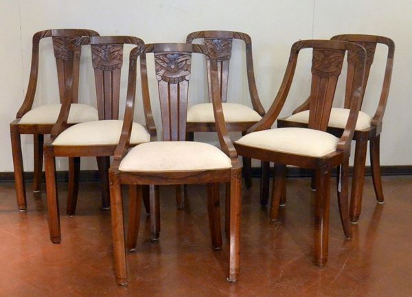Sei sedie, art deco', in mogano intagliato, imbottite e  - Asta GIOIELLI, ARGENTI, ARREDI, OGGETTI D'ARTE E DIPINTI - Poggio Bracciolini Casa d'Aste