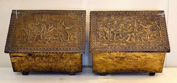 Due contenitori, sec. XIX, in legno rivestito in