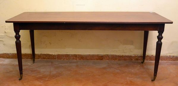 Tavolo, Inghilterra, sec. XX, in mogano,