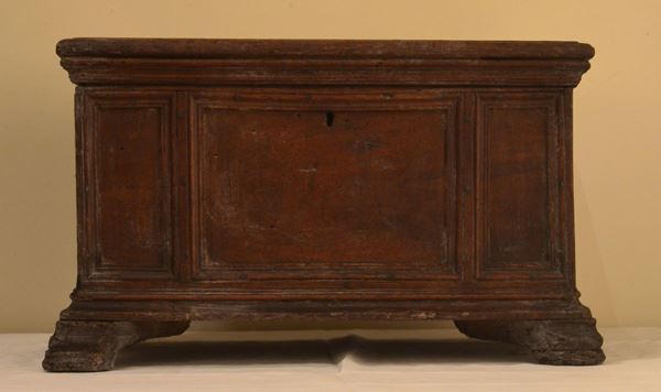 Cassina da viaggio, sec. XVIII, in noce, piano